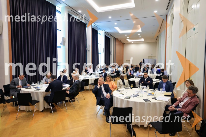 Konferenca Tea with Reason: Shaping the Future of Cities