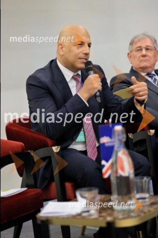 Konferenca Tea with Reason: Shaping the Future of Cities