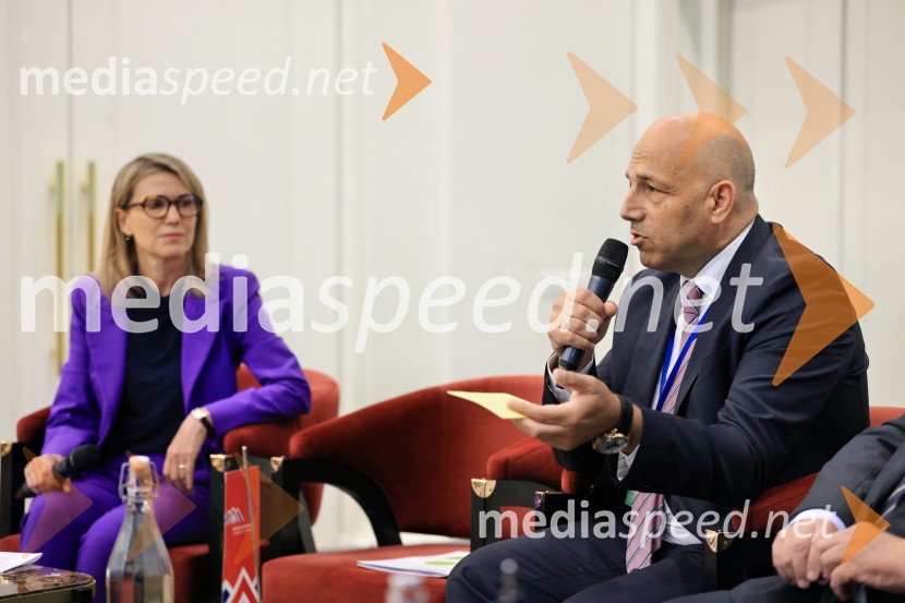 Konferenca Tea with Reason: Shaping the Future of Cities