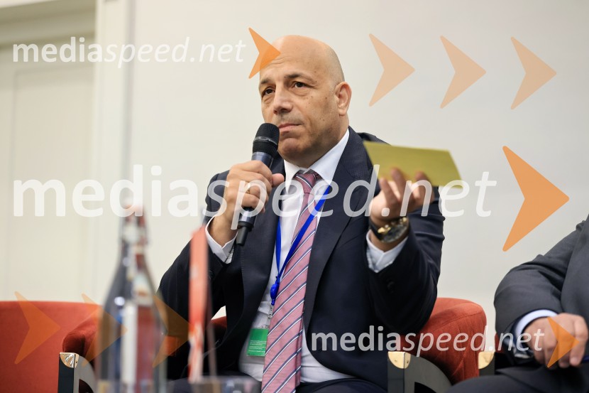 Konferenca Tea with Reason: Shaping the Future of Cities