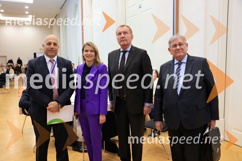 Konferenca Tea with Reason: Shaping the Future of Cities
