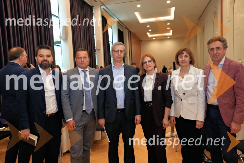 Konferenca Tea with Reason: Shaping the Future of Cities