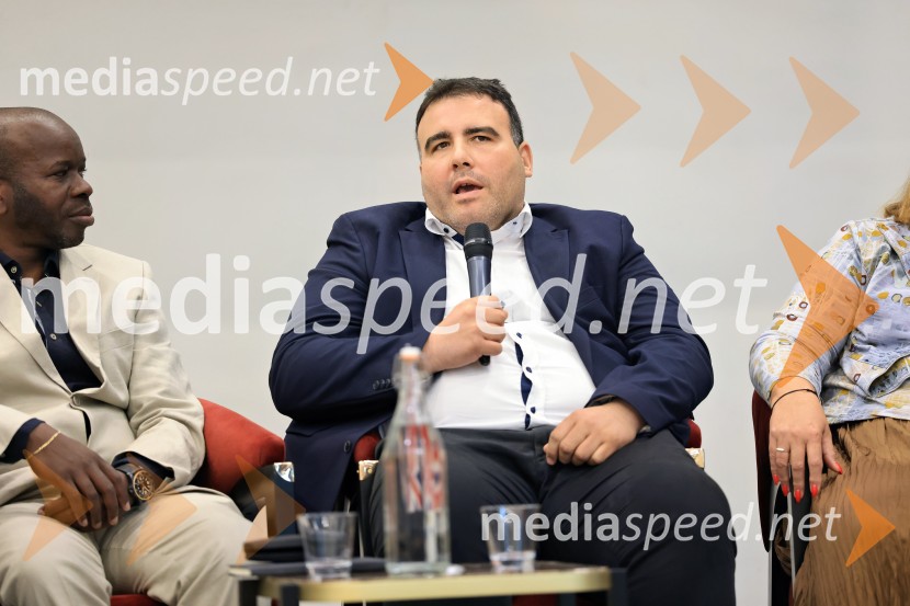 Konferenca Tea with Reason: Shaping the Future of Cities