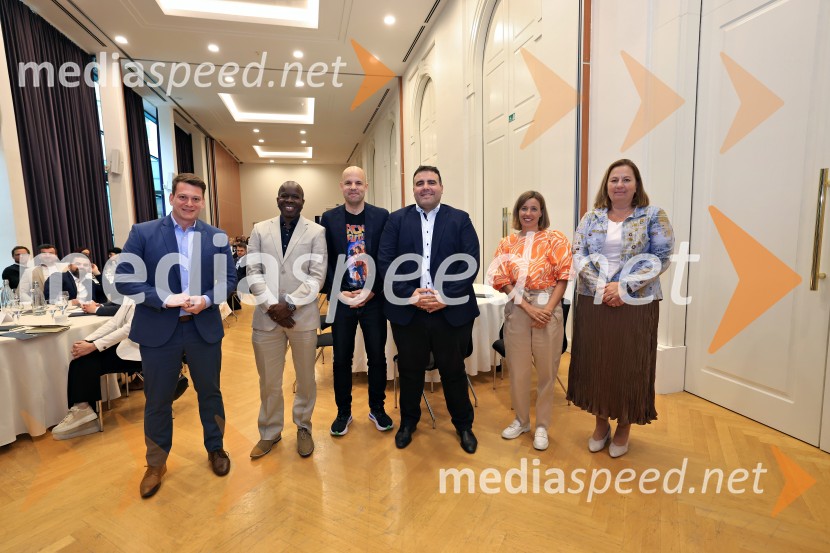 Konferenca Tea with Reason: Shaping the Future of Cities