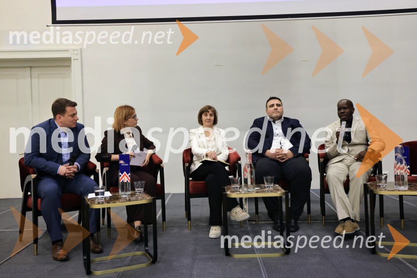 Konferenca Tea with Reason: Shaping the Future of Cities