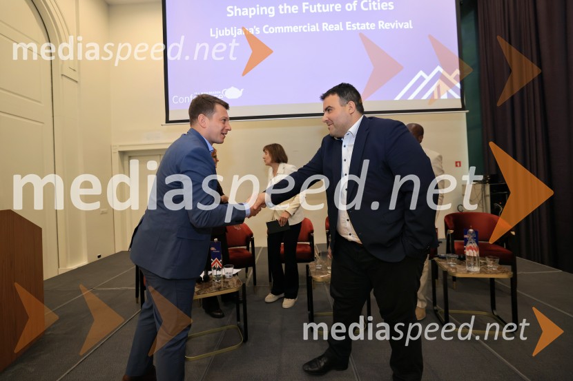 Konferenca Tea with Reason: Shaping the Future of Cities