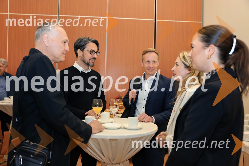 Konferenca Tea with Reason: Shaping the Future of Cities