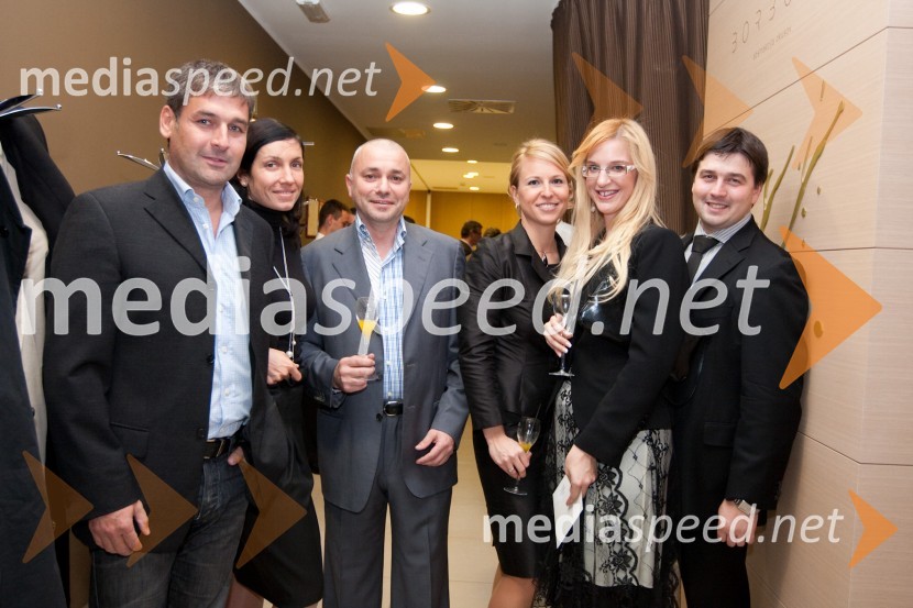 Dr. Irena Fonda, ribogojnica Fonda, spremljevalec Gorazd Šinik, Dare Špenko, vinski vitez, somelier, Jasna Žaler, vodja sektorja za odnose z javnostjo na agenciji Novelus, Katja Blažič, direktorica agencije Novelus in Aleksander Bohinc, pomočnih direktorja Lek Storitve d.o.o.Svečana večerja z izbranimi šampanjci iz kleti Veuve Clicquot