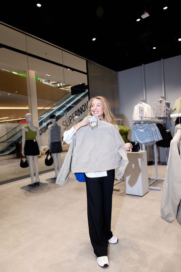 Modna novica pomladi: največji JACK&JONES v Sloveniji odprl vrata, premierno predstavljeni tudi ženska linija JJXX in JJ Kids