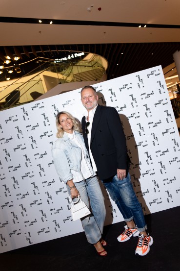Modna novica pomladi: največji JACK&JONES v Sloveniji odprl vrata, premierno predstavljeni tudi ženska linija JJXX in JJ Kids