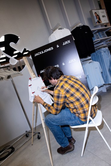 Modna novica pomladi: največji JACK&JONES v Sloveniji odprl vrata, premierno predstavljeni tudi ženska linija JJXX in JJ Kids