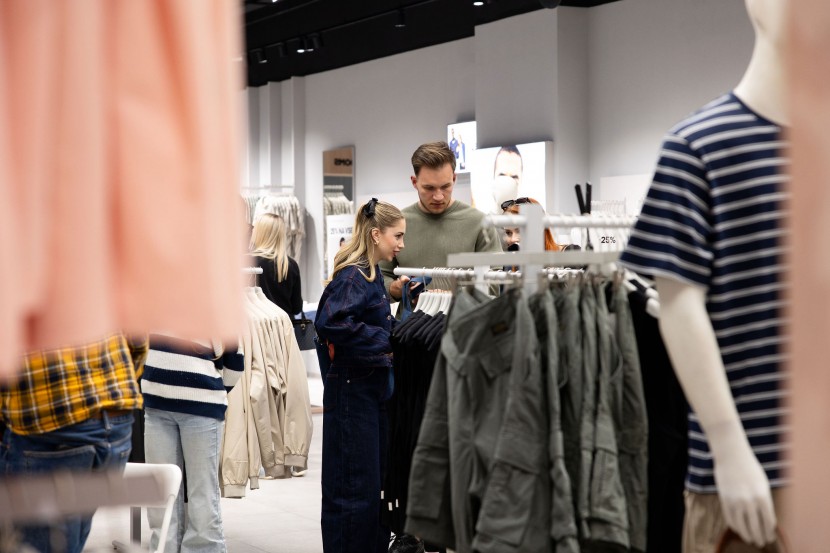 Modna novica pomladi: največji JACK&JONES v Sloveniji odprl vrata, premierno predstavljeni tudi ženska linija JJXX in JJ Kids