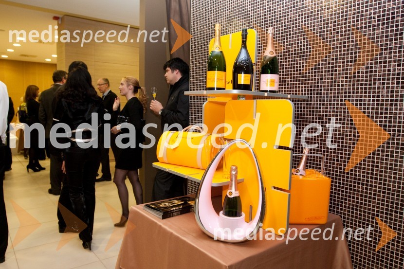 Šampanjec Veuve ClicquotSvečana večerja z izbranimi šampanjci iz kleti Veuve Clicquot