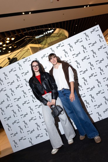 Modna novica pomladi: največji JACK&JONES v Sloveniji odprl vrata, premierno predstavljeni tudi ženska linija JJXX in JJ Kids