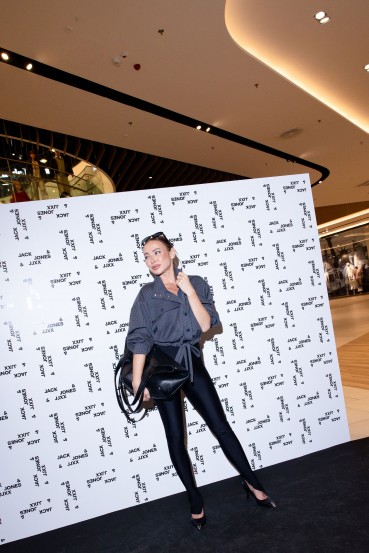 Modna novica pomladi: največji JACK&JONES v Sloveniji odprl vrata, premierno predstavljeni tudi ženska linija JJXX in JJ Kids
