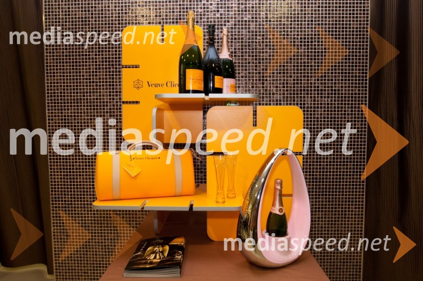 Šampanjec Veuve ClicquotSvečana večerja z izbranimi šampanjci iz kleti Veuve Clicquot