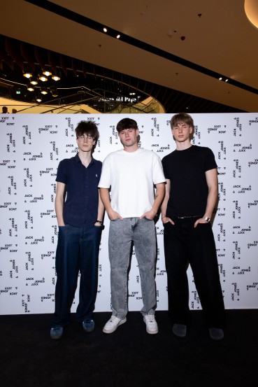 Modna novica pomladi: največji JACK&JONES v Sloveniji odprl vrata, premierno predstavljeni tudi ženska linija JJXX in JJ Kids