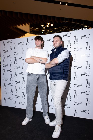 Modna novica pomladi: največji JACK&JONES v Sloveniji odprl vrata, premierno predstavljeni tudi ženska linija JJXX in JJ Kids