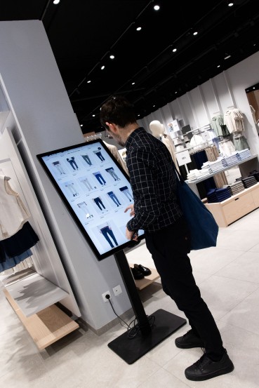 Modna novica pomladi: največji JACK&JONES v Sloveniji odprl vrata, premierno predstavljeni tudi ženska linija JJXX in JJ Kids