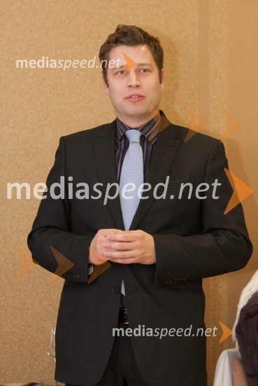 Aljoša Hecl, DVC-PLUS d.o.o.Svečana večerja z izbranimi šampanjci iz kleti Veuve Clicquot