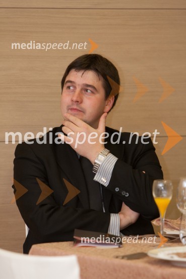 Aleksander Bohinc, pomočnih direktorja Lek Storitve d.o.o.Svečana večerja z izbranimi šampanjci iz kleti Veuve Clicquot