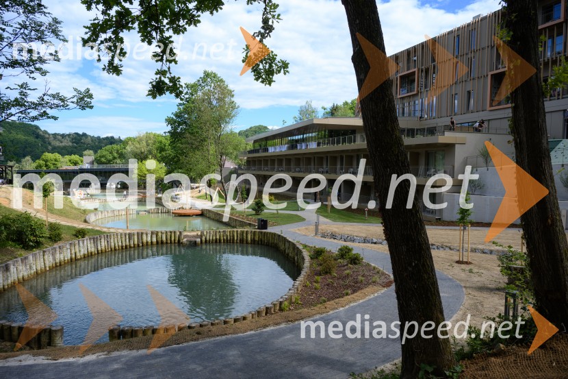 Family Hotel Vilinia, otvoritev