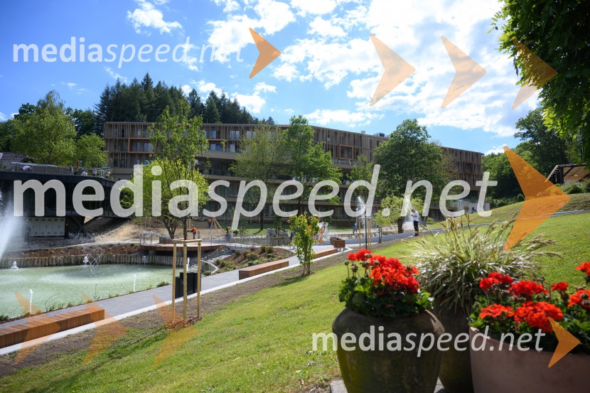 Family Hotel Vilinia, otvoritev