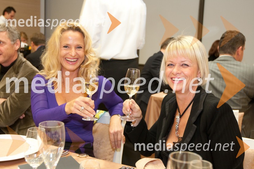 Diana Dimnik in Barbara ŠilicSvečana večerja z izbranimi šampanjci iz kleti Veuve Clicquot
