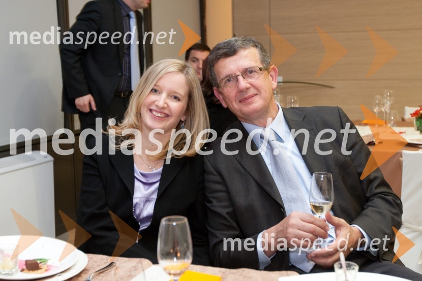 Matija Mihelčič, direktor podjetja DVC-PLUS d.o.o. in njegova hčerka Tina Mihelčič, vodja marketinga podjetja DVC-PLUS d.o.o.Svečana večerja z izbranimi šampanjci iz kleti Veuve Clicquot