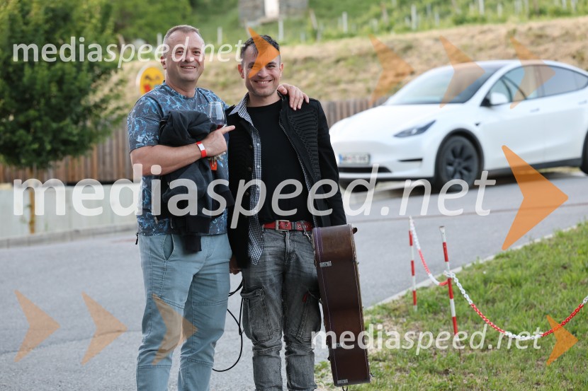  ... ;  Omar Naber, glasbenikJagode in penine