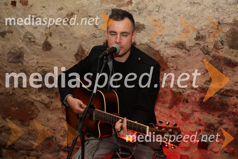  Omar Naber, glasbenikJagode in penine