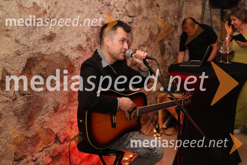  Omar Naber, glasbenikJagode in penine