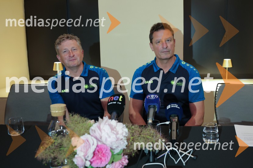  Danilo Steyer,   vinar, Steyer Vina; vinski vitez, predsednik Vinske reprezentance Slovenije;  Robi Fišer, selektor Slovenske vinske reprezentanceVino Euro 2026, novinarska konferenca