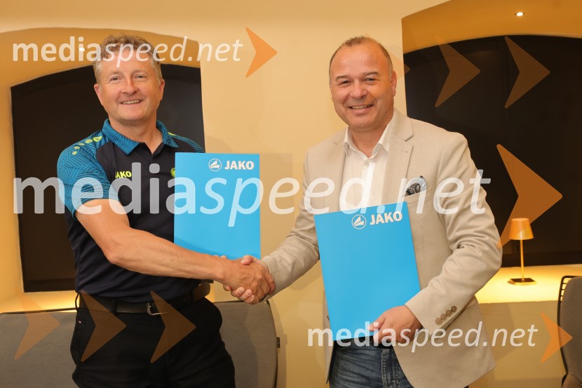  Danilo Steyer,   vinar, Steyer Vina; vinski vitez, predsednik Vinske reprezentance Slovenije;  Bogdan Šuput, direktor, Vita Šport - Jako SlovenijaVino Euro 2026, novinarska konferenca