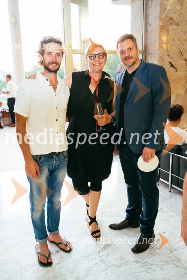  Matija Rupel, igralec;  Neda  Rusjan Bric, EPK GO 2025;  Marko Bratuš, umetniški vodja Slovenskega mladinskega gledališčaČešnjev vrt, premiera, SNG Nova Gorica