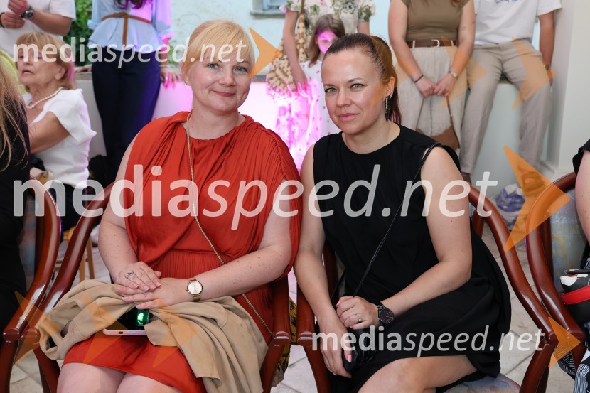 Mesec mode v muzeju, modna revija