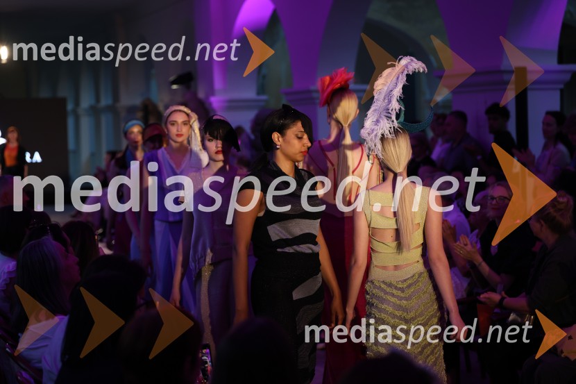 Mesec mode v muzeju, modna revija