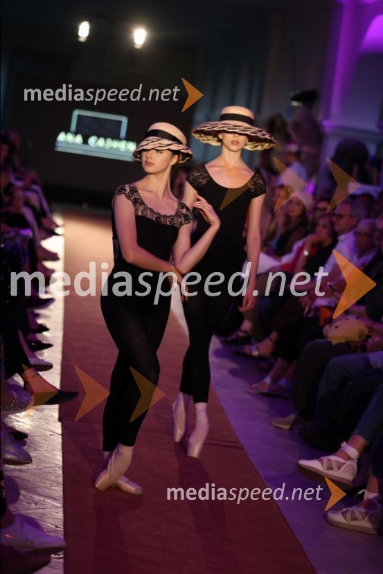 Mesec mode v muzeju, modna revija
