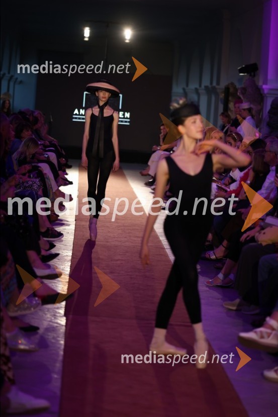 Mesec mode v muzeju, modna revija