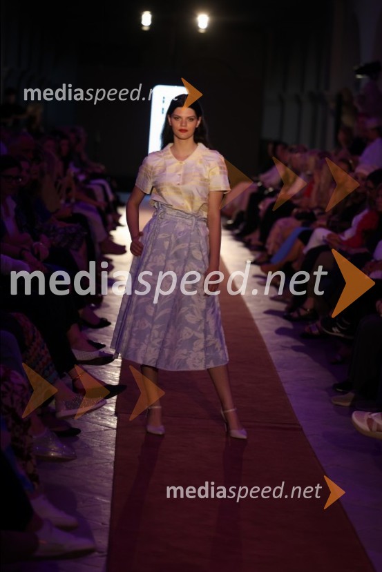 Mesec mode v muzeju, modna revija