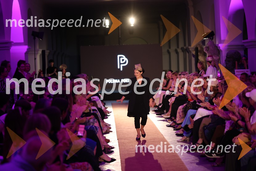 Mesec mode v muzeju, modna revija