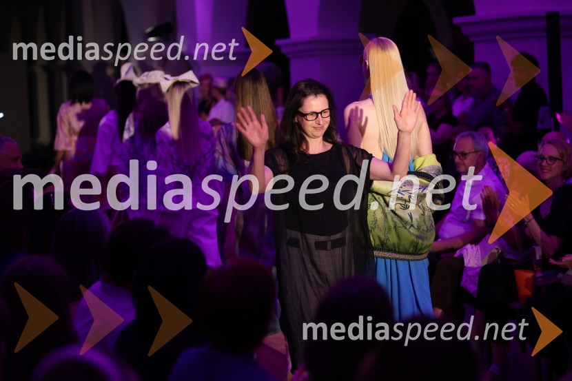 Mesec mode v muzeju, modna revija