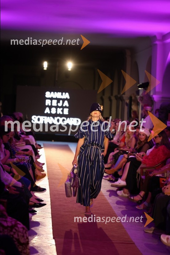 Mesec mode v muzeju, modna revija