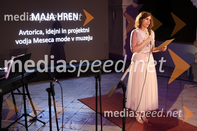Mesec mode v muzeju, modna revija