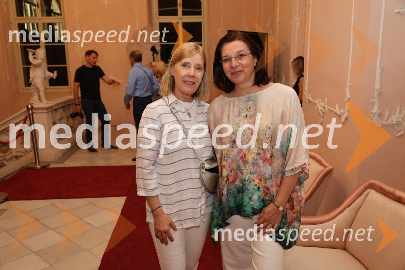 Mesec mode v muzeju, modna revija