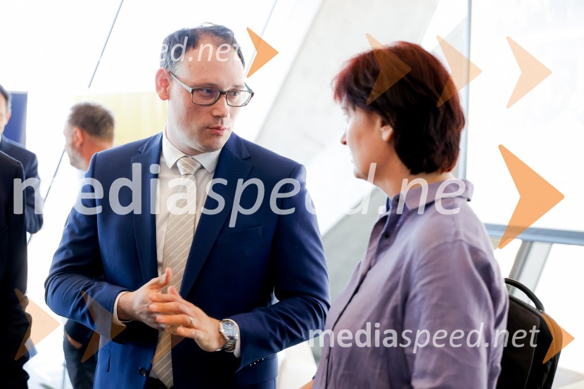  Klemen Dragaš, direktor Področja za upravljanje s sredstvi in projekti, ELES;  ... Konferenca Tea with reason: Small Modular Reactors