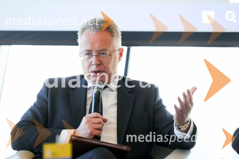  Nigel Baker, odpravnik poslov na britanskem veleposlaništvu v LjubljaniKonferenca Tea with reason: Small Modular Reactors