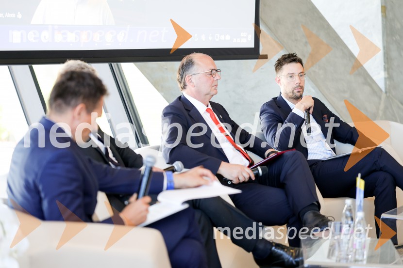  Dejan  Spasovski, ustanovitelj in lastnik, ESG Novo;  Mislav Slade-Šilović, direktor PwC CroatiaKonferenca Tea with reason: Small Modular Reactors