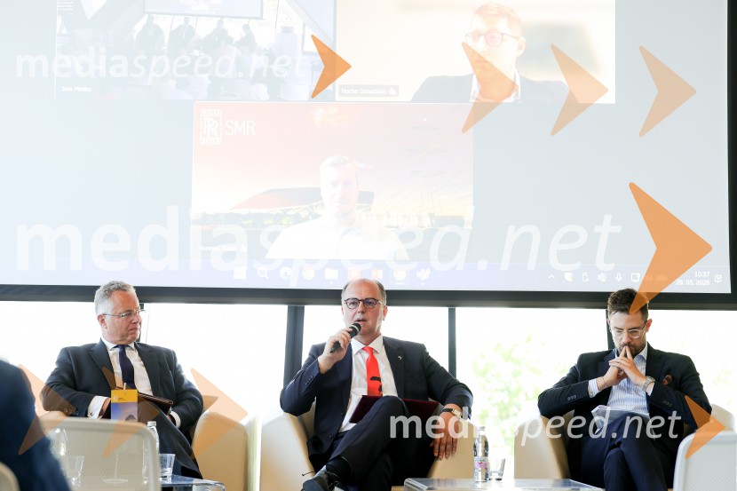  Nigel Baker, odpravnik poslov na britanskem veleposlaništvu v Ljubljani;  Dejan  Spasovski, ustanovitelj in lastnik, ESG Novo;  Mislav Slade-Šilović, direktor PwC CroatiaKonferenca Tea with reason: Small Modular Reactors