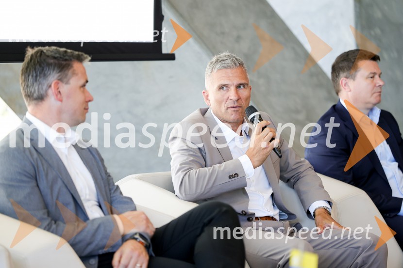  Matevž Fazarinc, glavni direktor Štore Steel;  Bruno Glaser, poslovni direktor GEN energije;  Boštjan Košak, predsednik uprave, Telekom SlovenijeKonferenca Tea with reason: Small Modular Reactors
